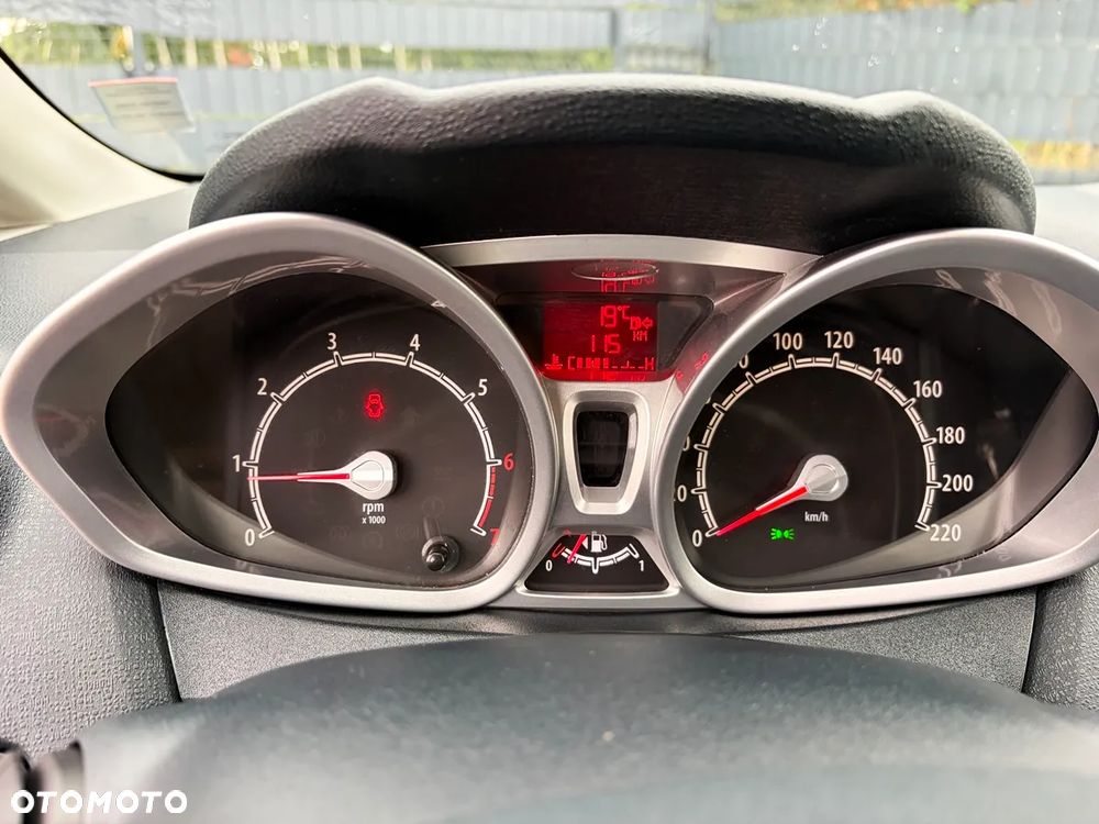 Ford Fiesta 1.25 Titanium X - 34