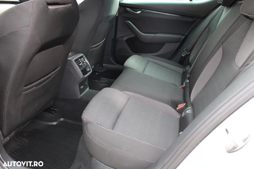 Skoda Octavia 1.5 TSI Ambition - 12