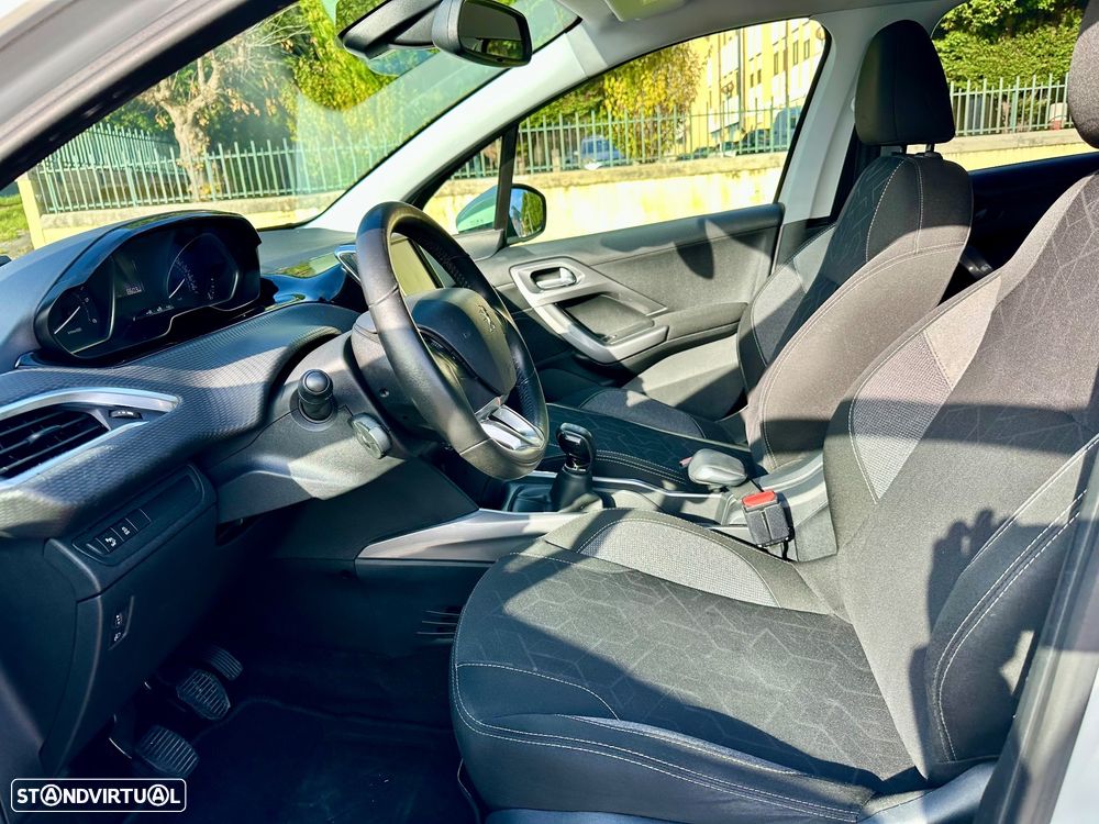 Peugeot 2008 1.6 BlueHDi Style - 21