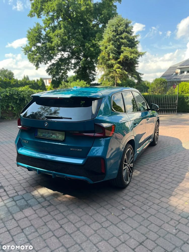 BMW iX1 xDrive30 M Sportpaket - 6