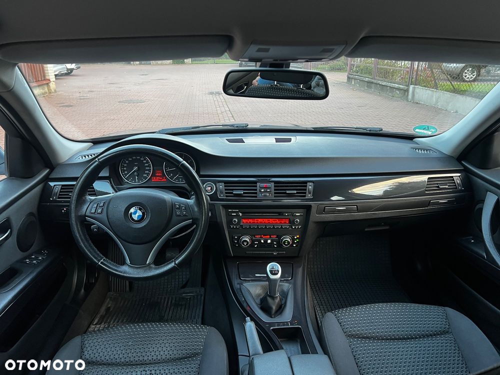 BMW Seria 3 318i Edition Exclusive - 10
