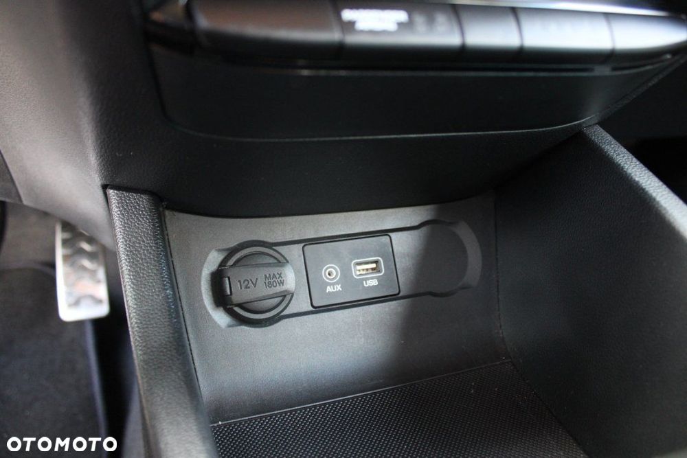 Hyundai i20 - 24