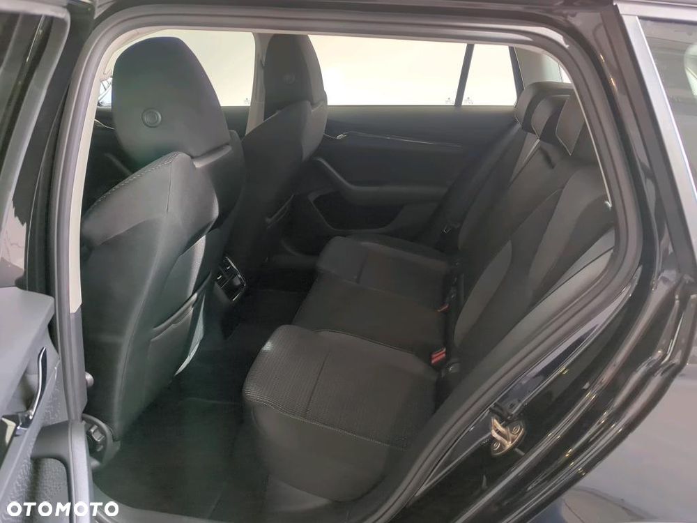 Skoda Octavia 2.0 TDI Ambition DSG - 6