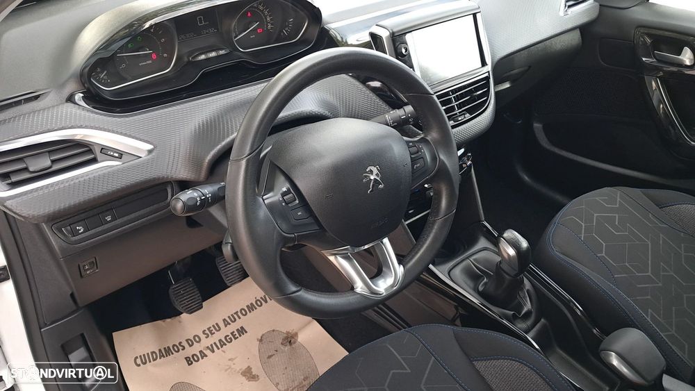 Peugeot 2008 1.5 BlueHDi Signature - 19