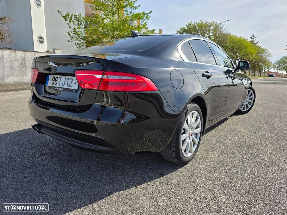 Jaguar XE 2.0 D Prestige - 5