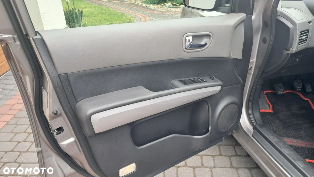 Nissan X-Trail 2.0 dCi 4x4 DPF LE - 8