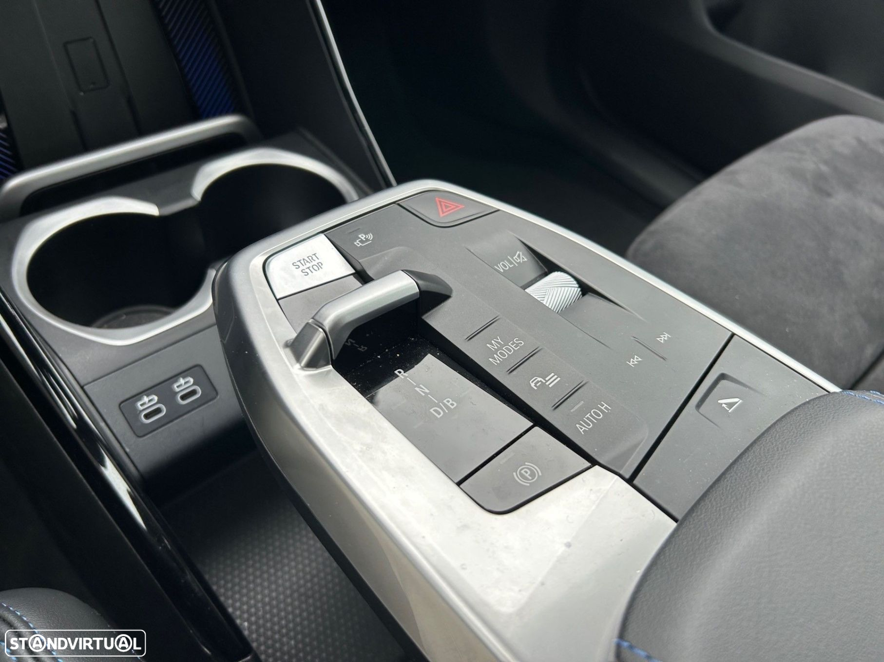 BMW iX1 eDrive20 Pack Desportivo M - 15