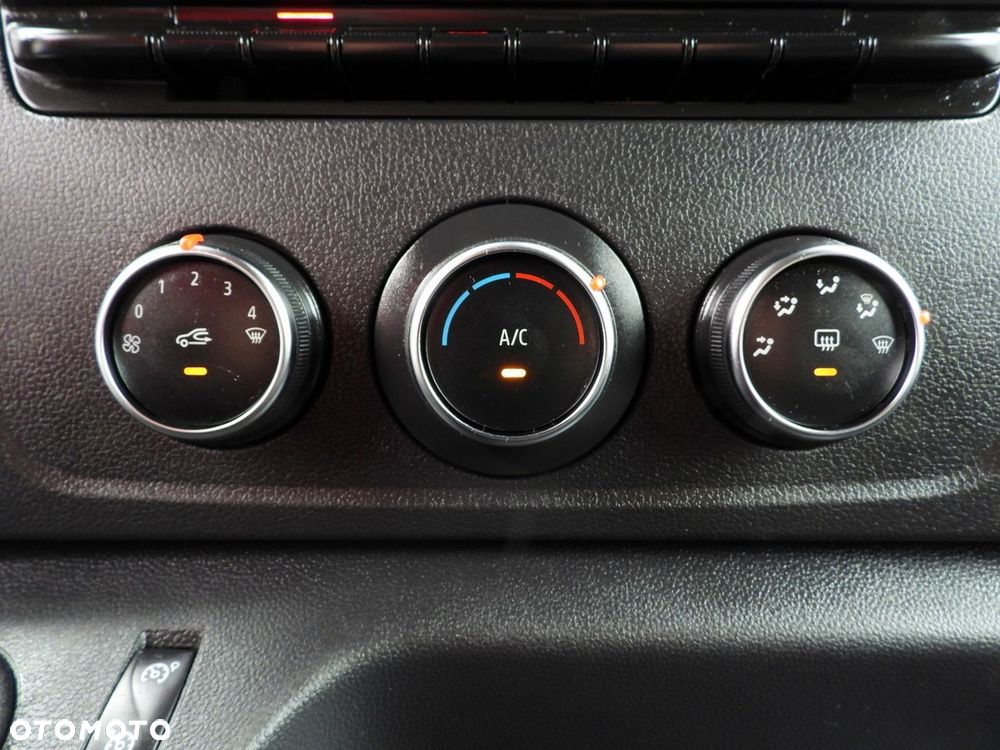 Renault MASTER PLANDEKA 10 PALET WEBASTO TEMPOMAT LEDY PNEUMATYKA KLIMATYZACJA  165KM - 34