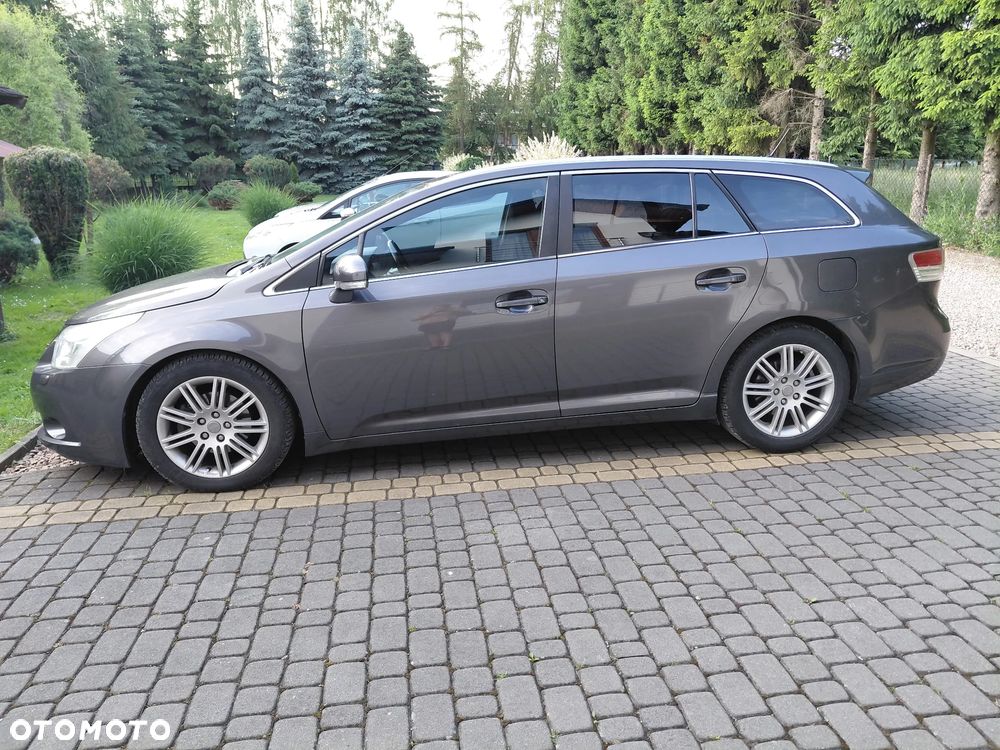 Toyota Avensis - 5