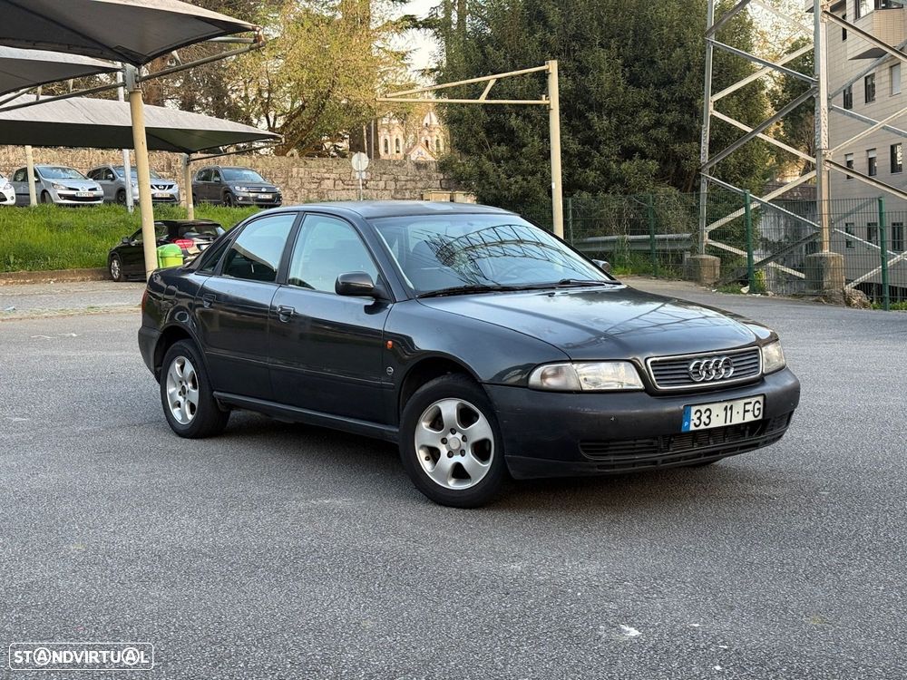 Audi A4 1.6 Plus - 2