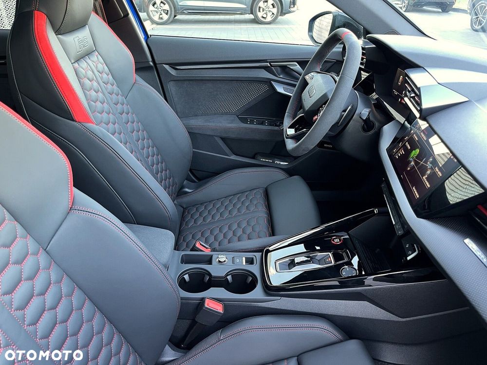 Audi RS3 Limousine - 22