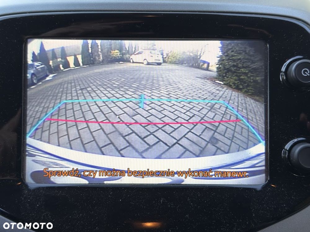 Toyota Aygo x-play Eco - 12