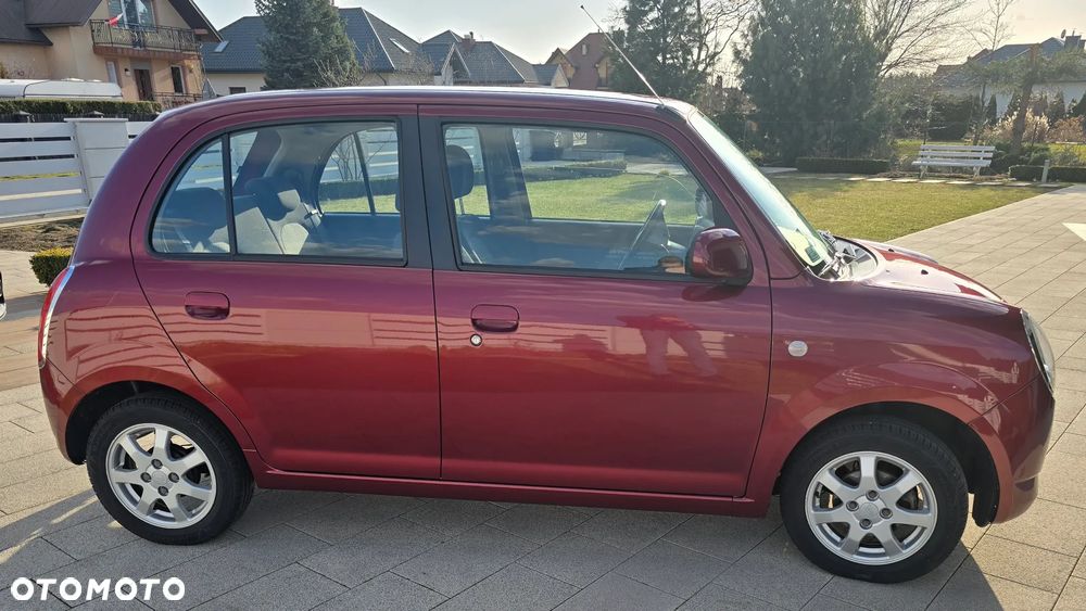 Daihatsu Trevis - 10