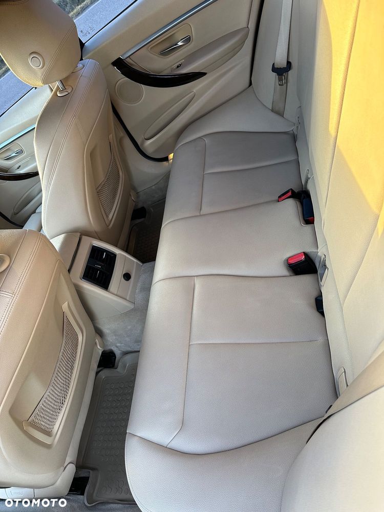 BMW Seria 3 328i Sport Line - 7
