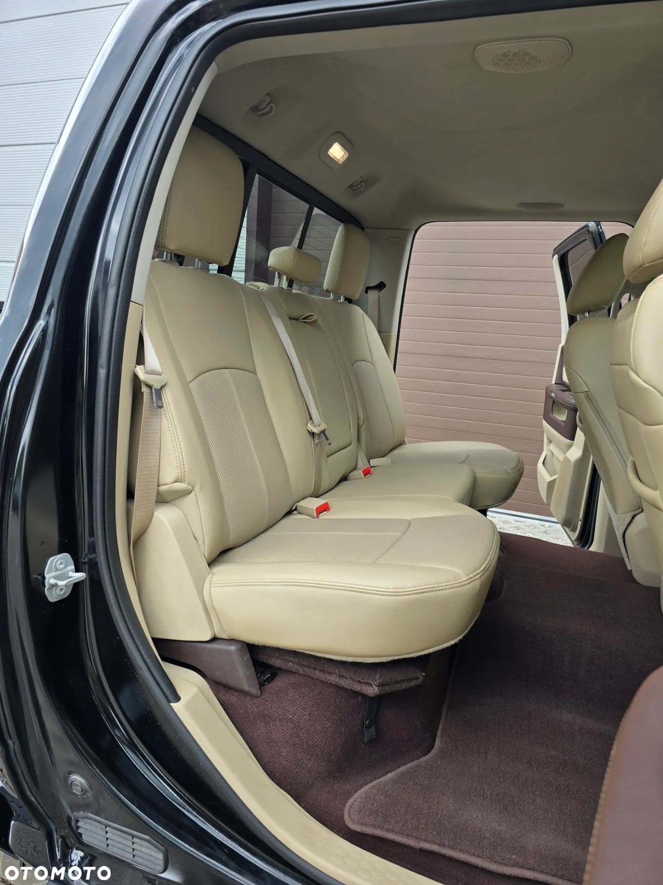 RAM 1500 5.7 Crew Cab Shortbed Laramie Sport Full - 24