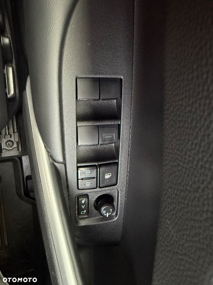 Toyota Corolla Cross 2.0 Hybrid Executive AWD - 25