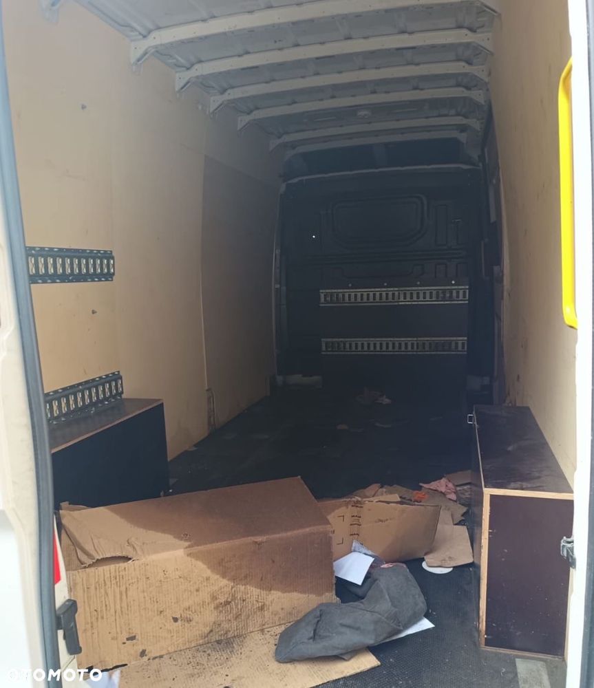 Volkswagen CRAFTER - 8