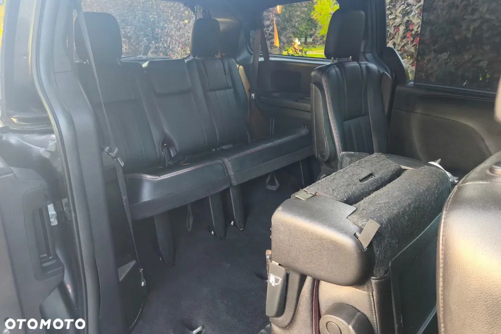 Dodge Grand Caravan 3.6 R/T - 11