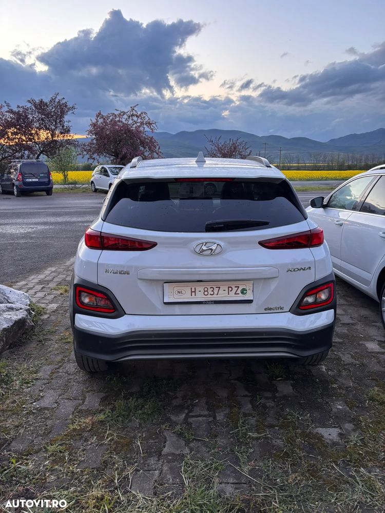 Hyundai KONA Premium - 6