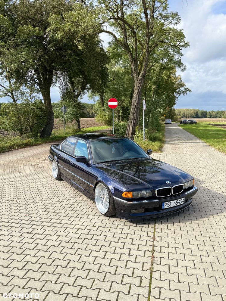 BMW Seria 7 740i - 33