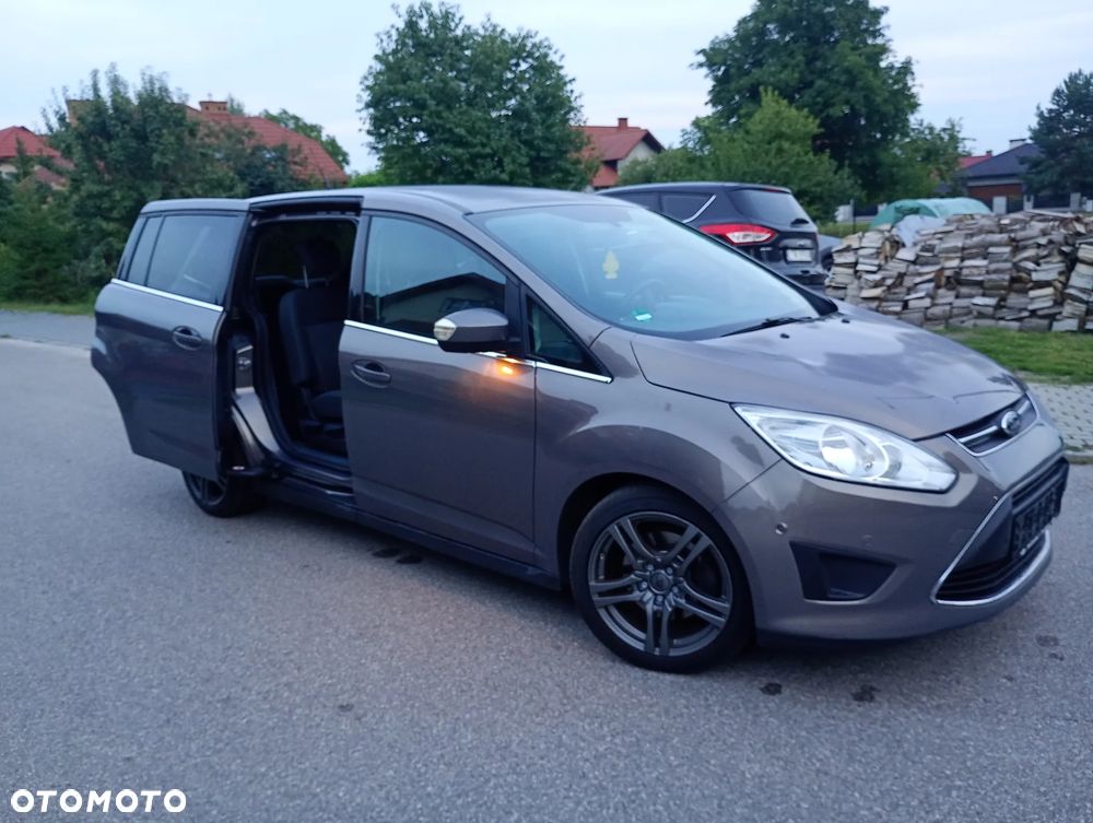 Ford Grand C-MAX - 9