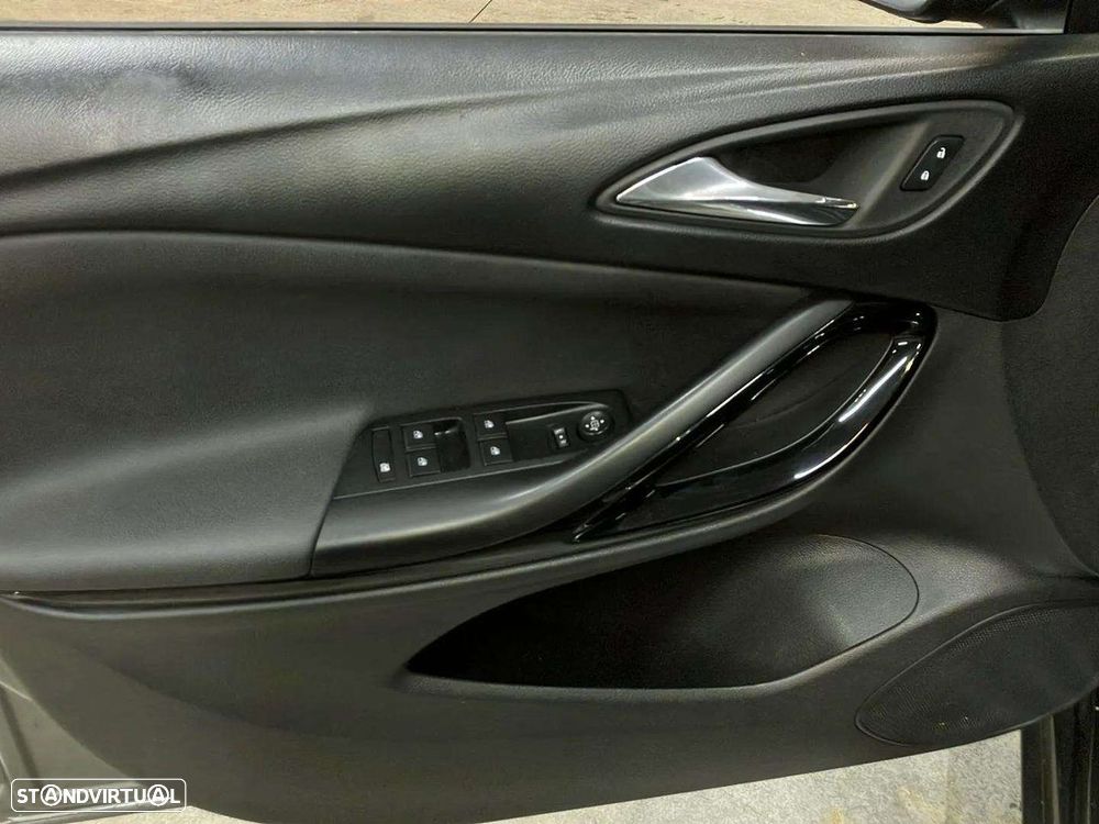 Opel Astra Sports Tourer - 19