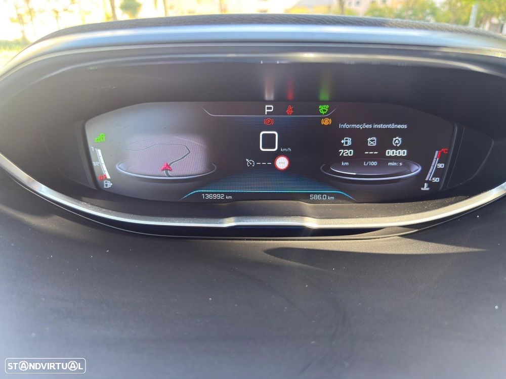 Peugeot 5008 1.5 BlueHDi Allure Pack EAT8 - 29