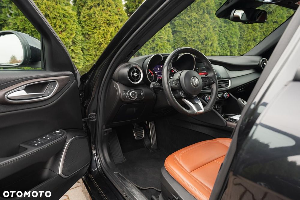 Alfa Romeo Giulia - 9