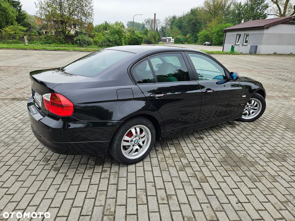 BMW Seria 3 320i - 17