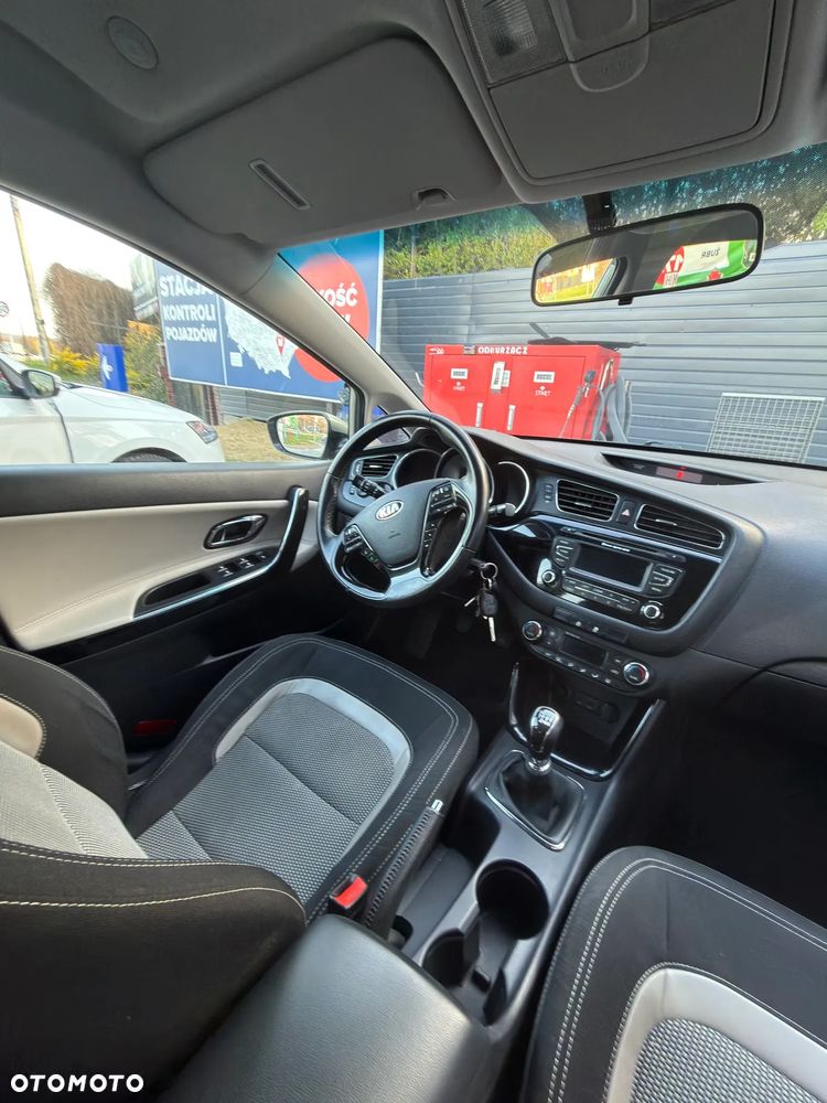 Kia Ceed 1.6 CRDi L - 6