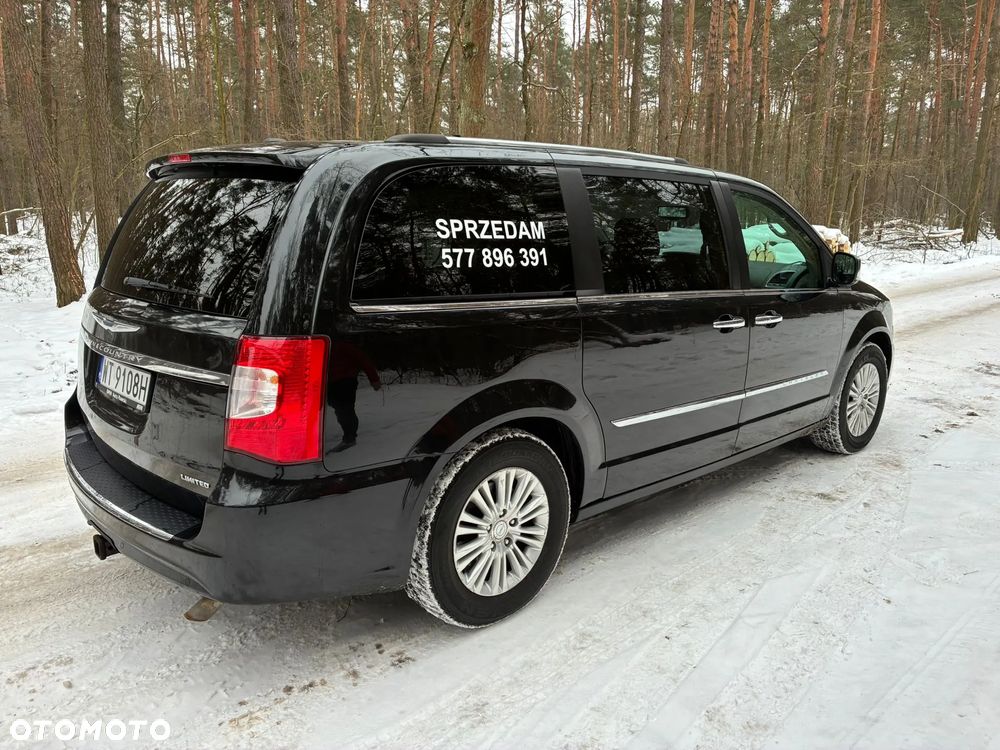 Chrysler Town & Country 3.6 Limited - 8