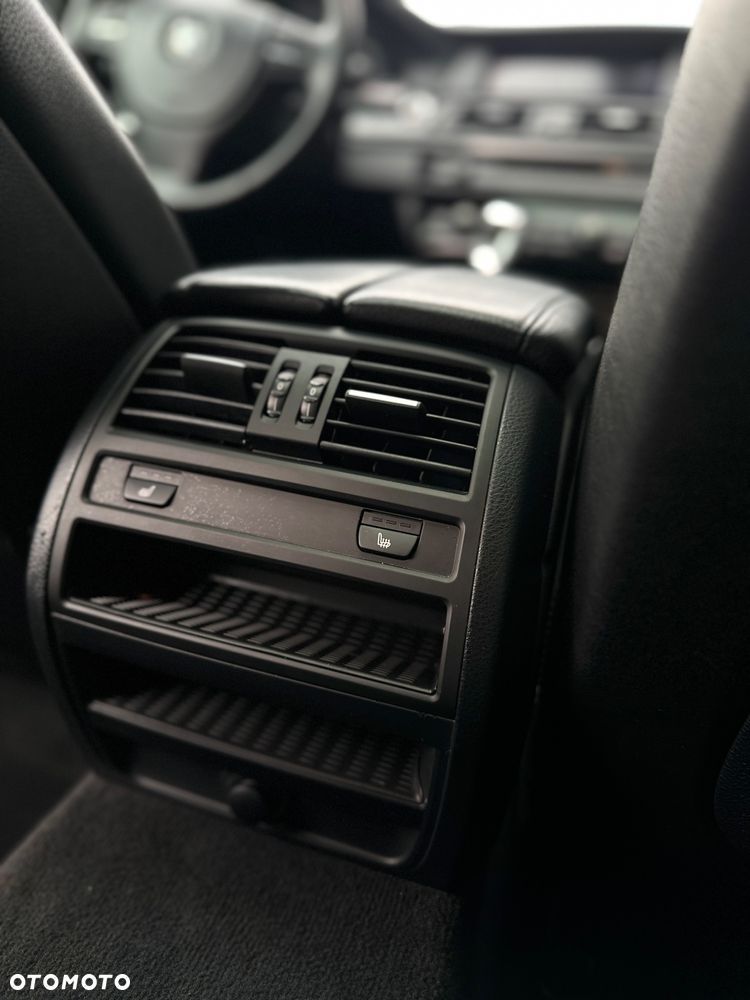 BMW Seria 5 528i xDrive Sport-Aut Luxury Line - 18