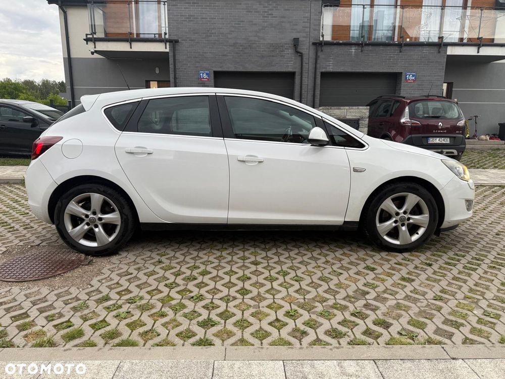 Opel Astra 2.0 CDTI Cosmo - 18