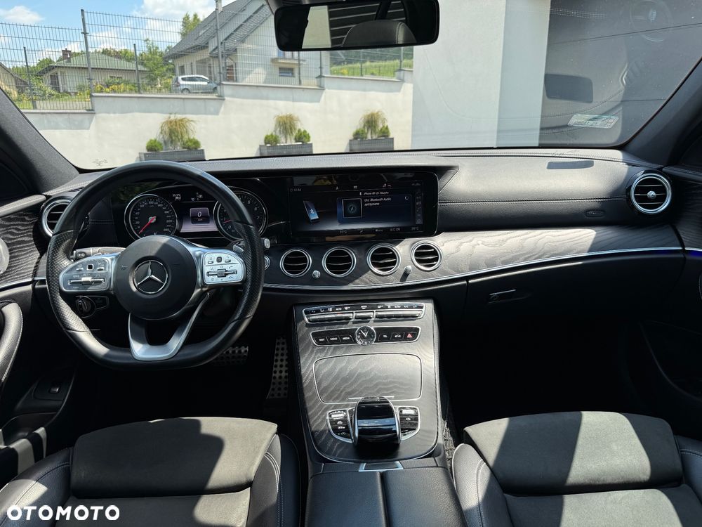 Mercedes-Benz Klasa E 200 4-Matic 9G-TRONIC - 16
