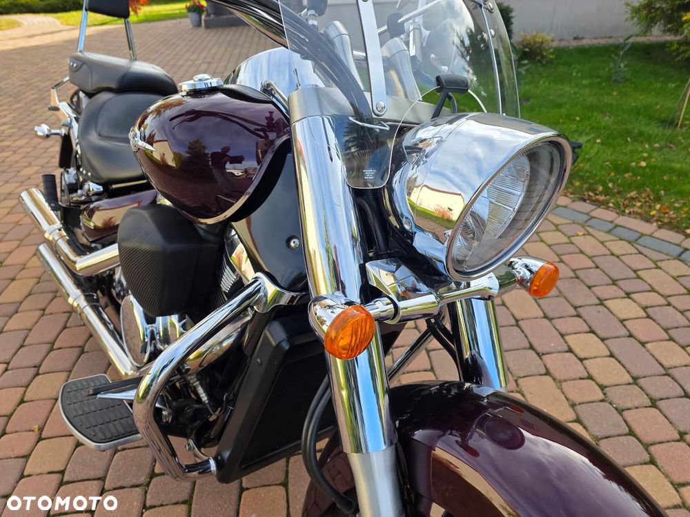 Suzuki Intruder - 32