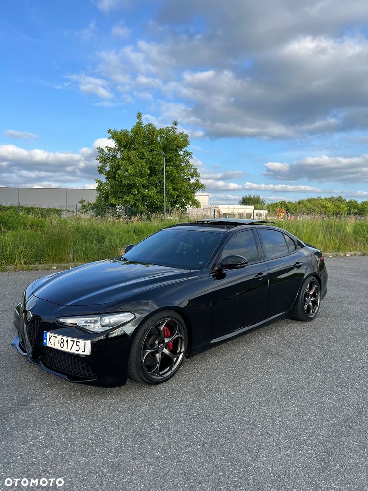 Alfa Romeo Giulia 2.0 Turbo 16V AT8-Q4 Veloce Ti - 12