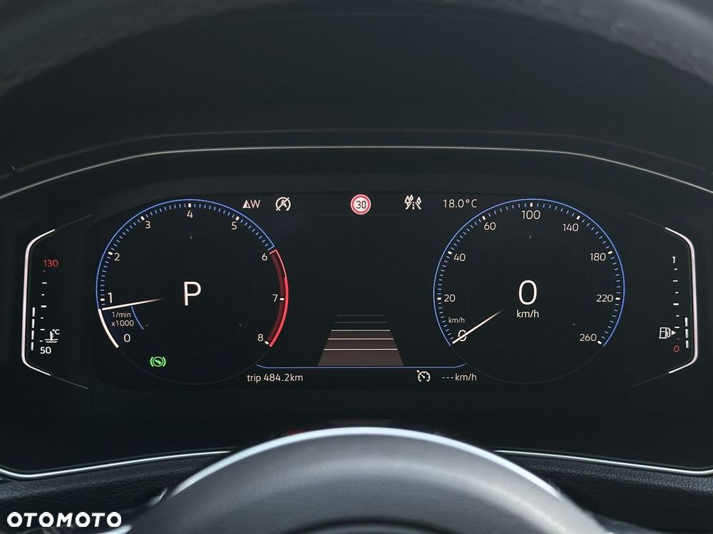 Volkswagen T-Roc - 17