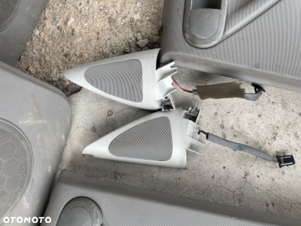 Volkswagen POLO 6N boczek tapicerka drzwi tył  panel szyb jasne szare - 3