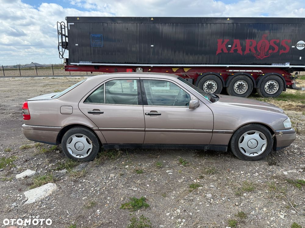Mercedes-Benz C-Class 1994 photo 3