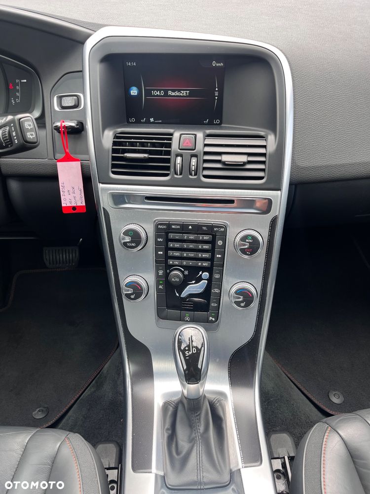 Volvo XC 60 D4 Drive-E Ocean Race - 22