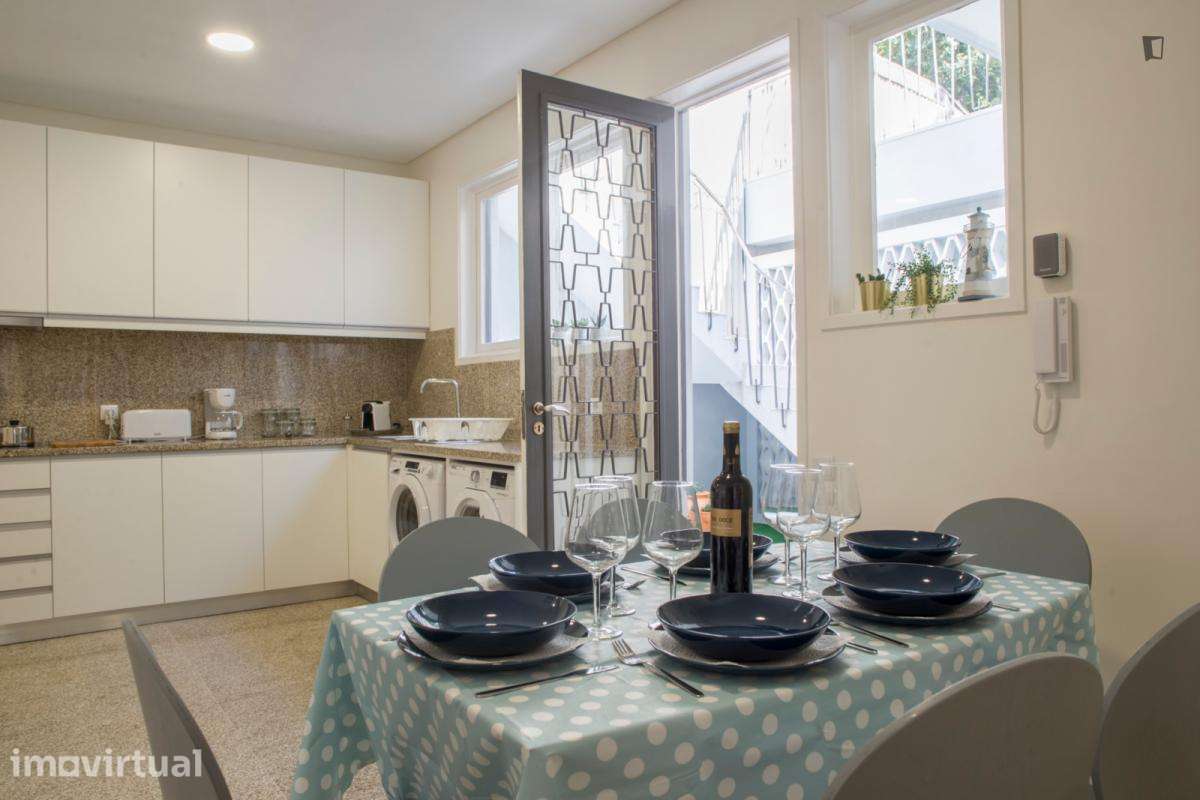 Quarto - localizado em Matosinhos Porto - View 6