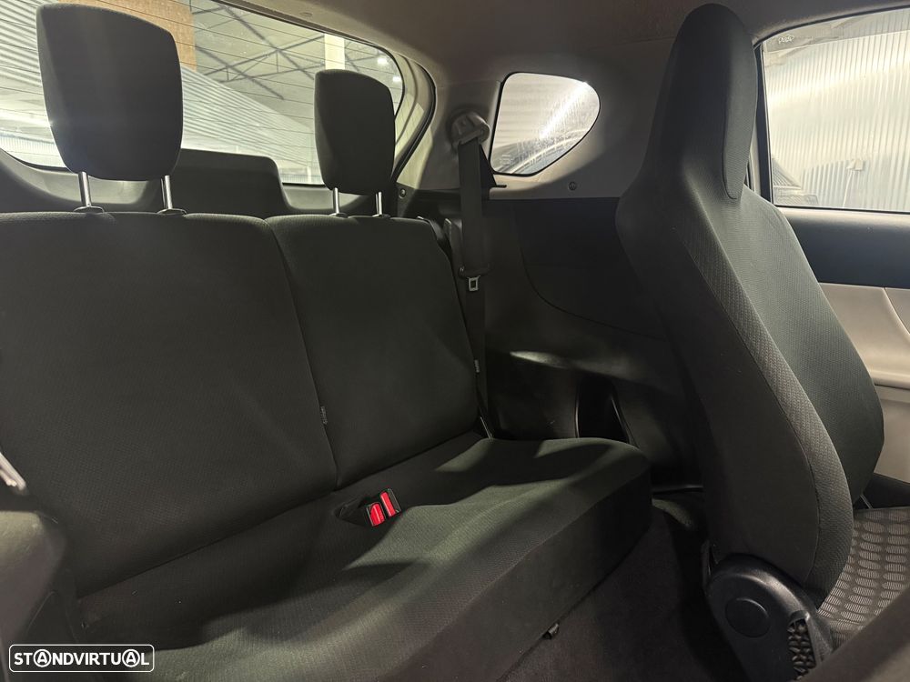 Toyota iQ 1.0 VVT-i Essential+AC - 17