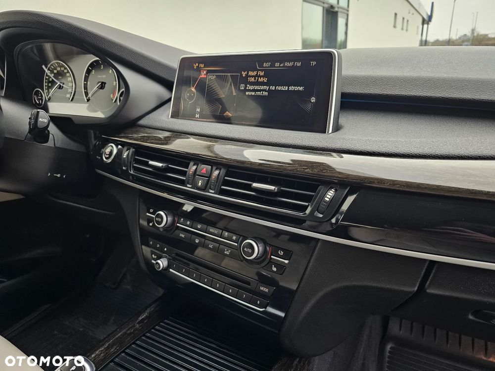 BMW X5 xDrive40d - 24
