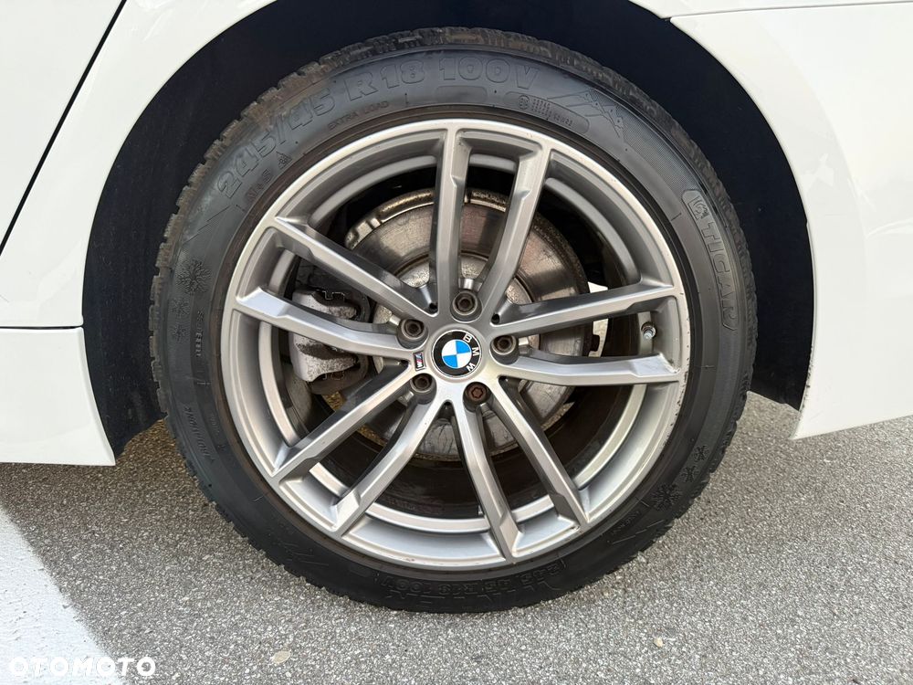BMW Seria 5 520d xDrive - 13