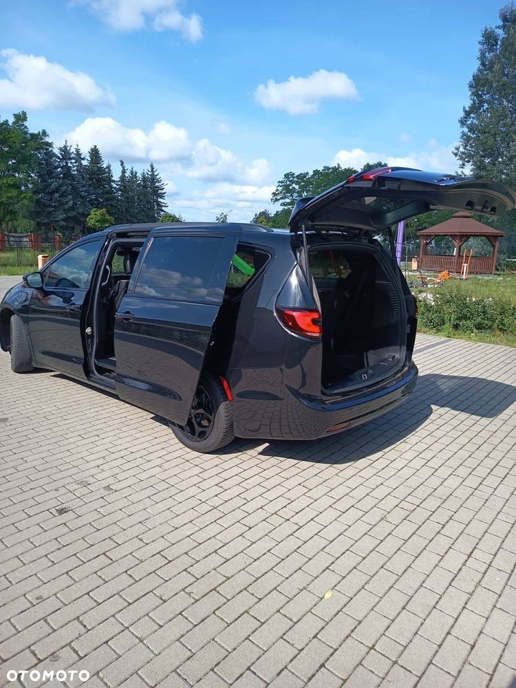 Chrysler Pacifica - 3