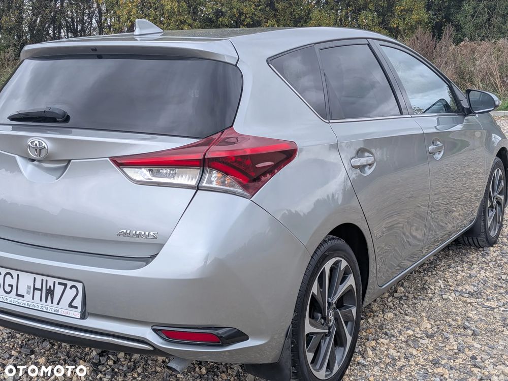 Toyota Auris 1.6 Prestige - 16