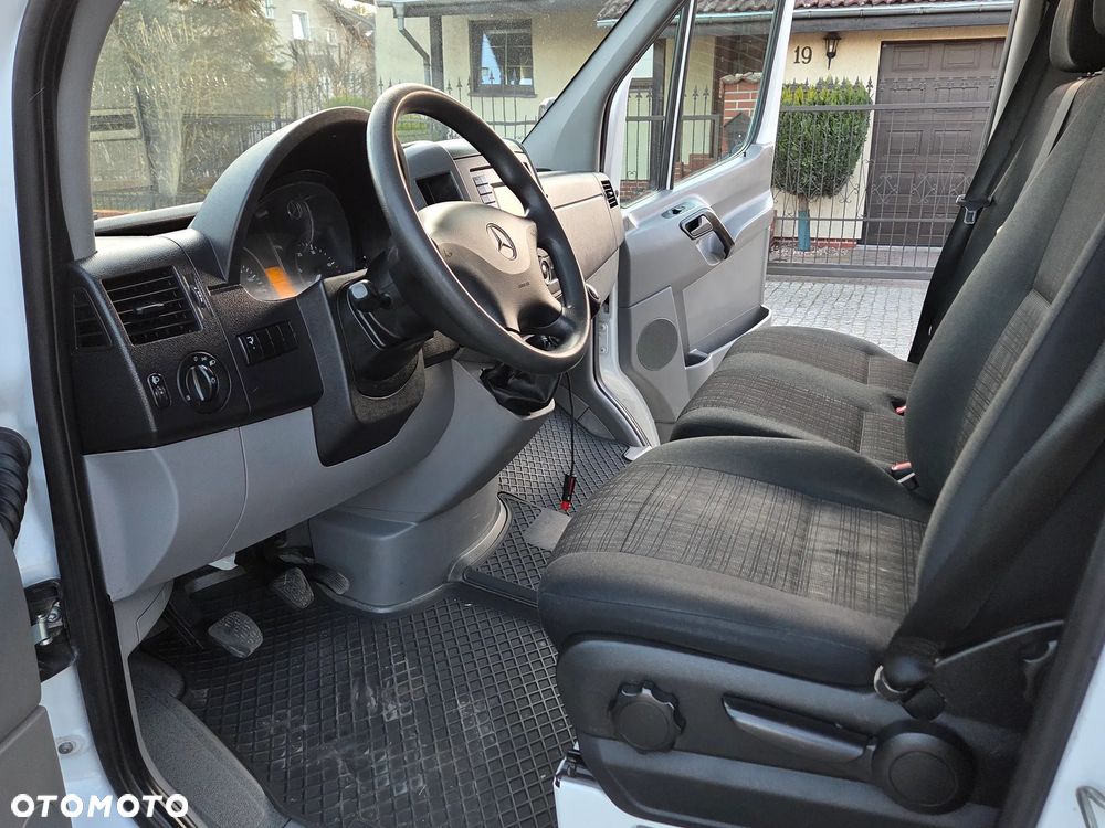 Mercedes-Benz Sprinter - 22
