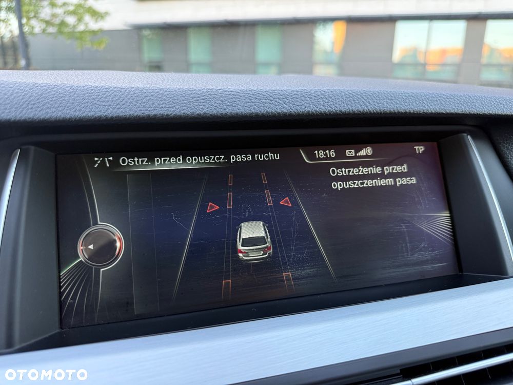 BMW Seria 5 525d Touring Modern Line - 33