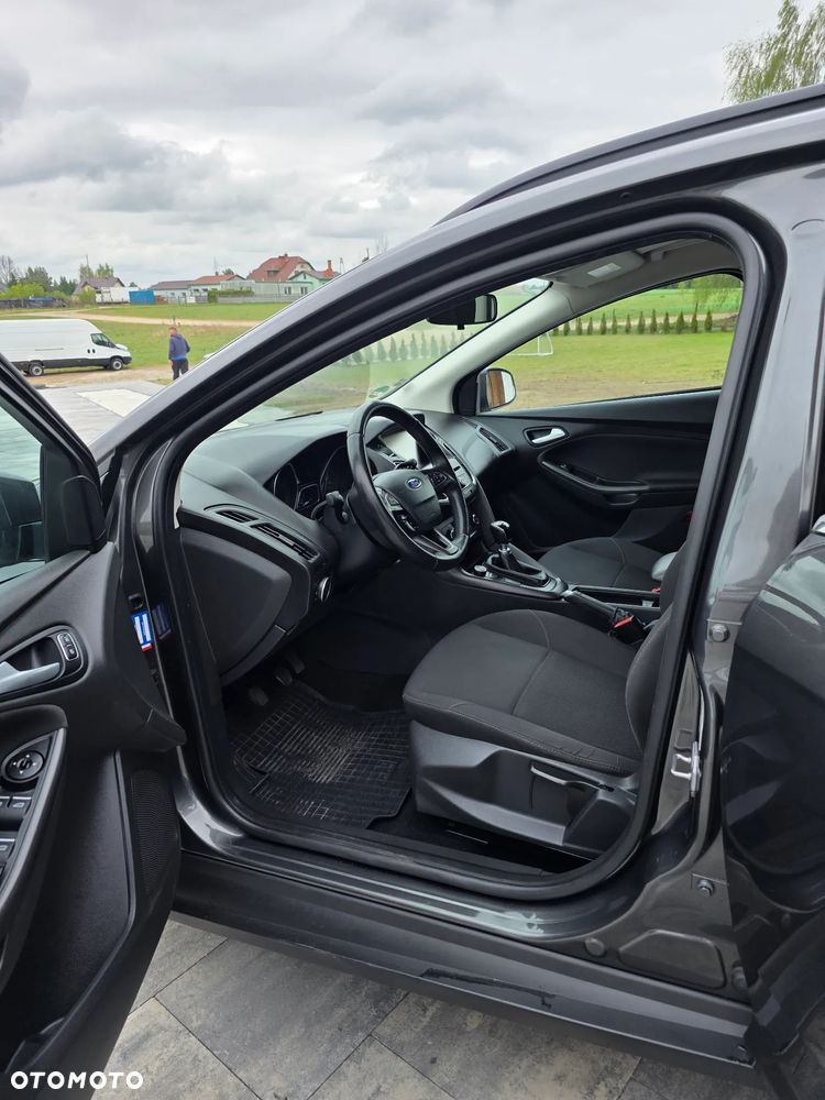 Ford Focus 1.0 EcoBoost Titanium - 27