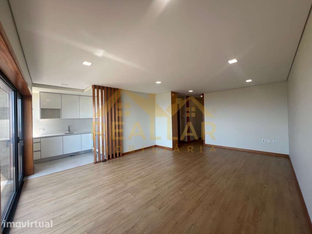 Apartamento T2 Recuado na primeira linha de mar em Vila do Conde - Grande imagem: 2/24